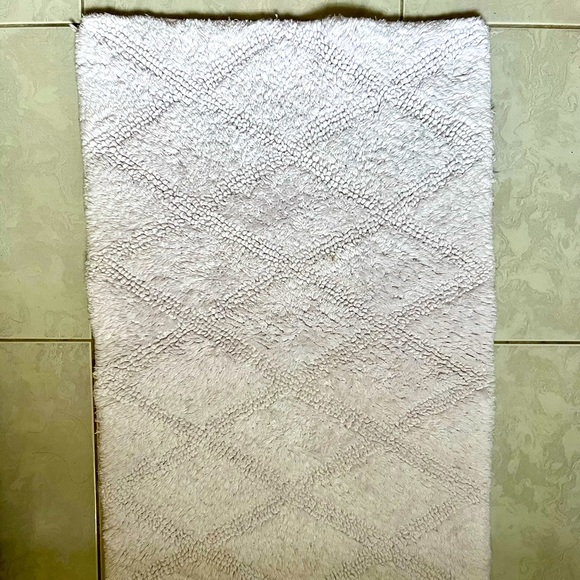 Vera Wang Bath 0 Cotton White Vera Wang Bath Mat Poshmark